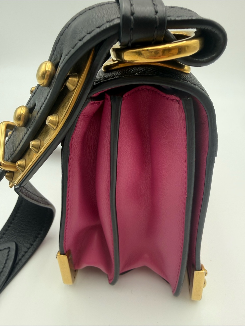 Prada Pink and Black Cahier with gold hardware - Picture 7 of 14